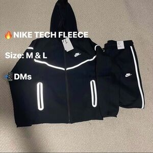Nike Tech Fleece Black and White Set